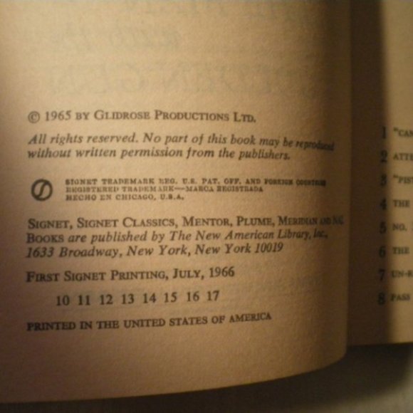 THE MAN WITH THE GOLDEN GUN JAMES BOND 007 IAN FLEMING PAPERBACK 1966 - Picture 4 of 4